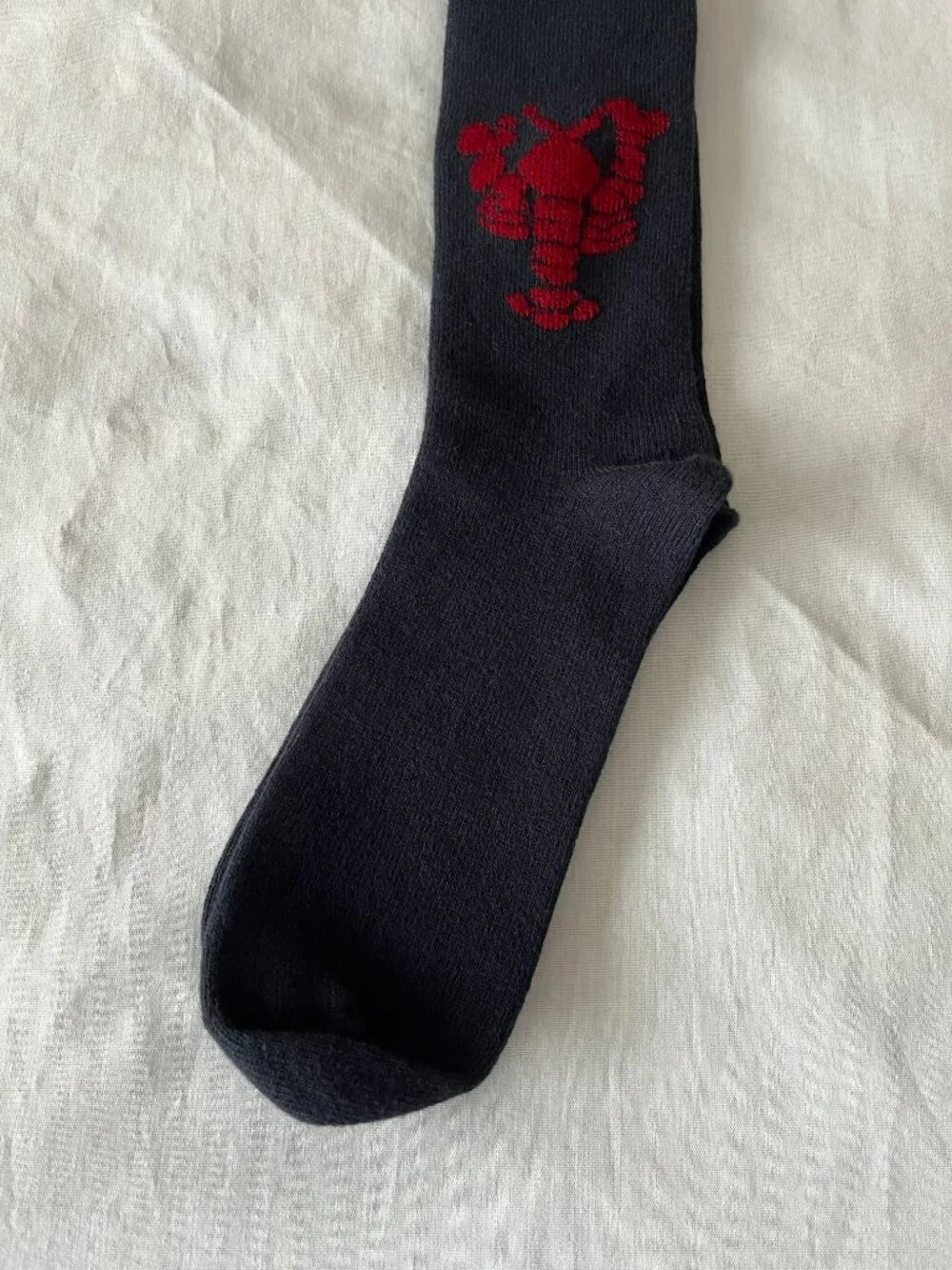 NEW with tags J.McLaughlin hand embroidered lobster men’s socks Navy & red rare